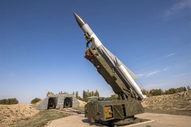 Năm 1986 Libya đã mua các hệ thống phòng không đất đối không S-200 do Liên Xô sản xuất, trong bối cảnh căng thẳng nghiêm trọng với Mỹ đến mức xảy ra đụng độ ngoài khơi bờ biển Libya với Hạm đội Sáu. Các báo cáo nói, một trong những hệ thống phòng không S-200 thời Liên Xô đã được lắp đặt khẩn cấp vào tháng 3/1986 tại khu vực Abu Hadi, phía đông nam của căn cứ không quân Qardabiya. Năm 1986 Libya đã mua các hệ thống phòng không đất đối không S-200 do Liên Xô sản xuất, trong bối cảnh căng thẳng nghiêm trọng với Mỹ đến mức xảy ra đụng độ ngoài khơi bờ biển Libya với Hạm đội Sáu. Các báo cáo nói, một trong những hệ thống phòng không S-200 thời Liên Xô đã được lắp đặt khẩn cấp vào tháng 3/1986 tại khu vực Abu Hadi, phía đông nam của căn cứ không quân Qardabiya.