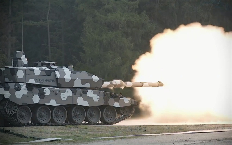 Theo một số thông tin Rheinmetall công bố về dòng tăng mới cho thấy, MGCS sẽ được trang bị pháo chính 130mm, đạn mới để tăng thêm hiệu suất, hệ thống lõi tháp pháo số hóa, hệ thống nhận thức tình huống chiến trường và hệ thống phòng thủ chủ động (APS). Theo một số thông tin Rheinmetall công bố về dòng tăng mới cho thấy, MGCS sẽ được trang bị pháo chính 130mm, đạn mới để tăng thêm hiệu suất, hệ thống lõi tháp pháo số hóa, hệ thống nhận thức tình huống chiến trường và hệ thống phòng thủ chủ động (APS).