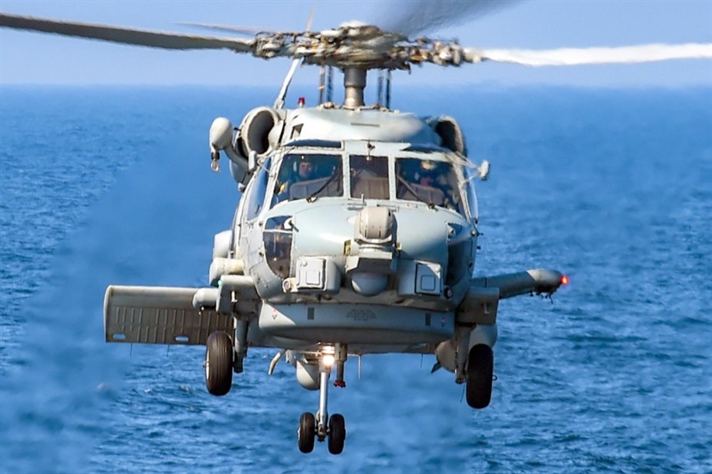 Tập đoàn Lockheed Martin, của Mỹ vừa thử thành công hệ thống tác chiến điện tử thế hệ mới (Advanced Off-Board Electronic Warfare - AOEW) trang bị cho trực thăng hạm MH-60 Sikorsky. Tập đoàn Lockheed Martin, của Mỹ vừa thử thành công hệ thống tác chiến điện tử thế hệ mới (Advanced Off-Board Electronic Warfare - AOEW) trang bị cho trực thăng hạm MH-60 Sikorsky.