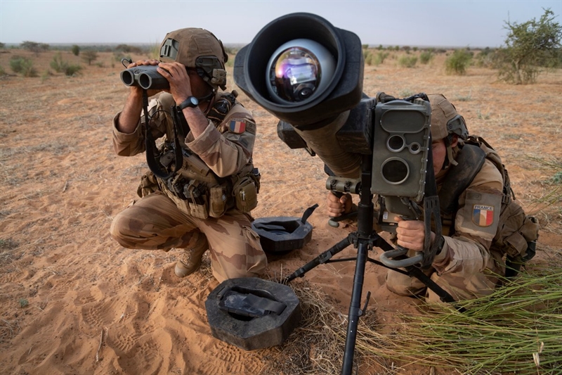 Armyrecognition.com dẫn nguồn tin từ Bộ Quốc phòng Pháp cho biết, quân đội nước này vừa được trang bị thêm dòng tên lửa chống tăng thế hệ mới MMP (Missile Moyenne Porteé) do Tập đoàn MBDA phát triển. Việc chuyển giao lô MMP cho Quân đội Pháp nằm trong thỏa thuận cung cấp 400 thiết bị phóng và 3.000 đạn tên lửa MMP được Bộ Quốc phòng Pháp ký với MBDA năm 2013. Armyrecognition.com dẫn nguồn tin từ Bộ Quốc phòng Pháp cho biết, quân đội nước này vừa được trang bị thêm dòng tên lửa chống tăng thế hệ mới MMP (Missile Moyenne Porteé) do Tập đoàn MBDA phát triển. Việc chuyển giao lô MMP cho Quân đội Pháp nằm trong thỏa thuận cung cấp 400 thiết bị phóng và 3.000 đạn tên lửa MMP được Bộ Quốc phòng Pháp ký với MBDA năm 2013.