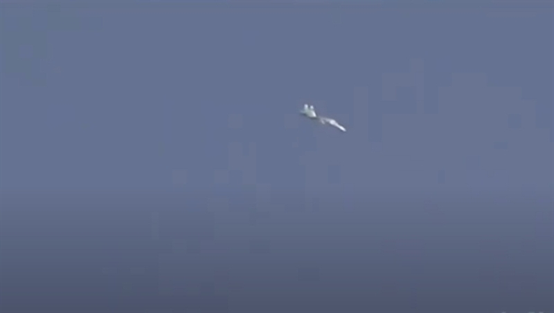 Trong cuộc không kích này, phi đội tiêm kích Su-30M tập trung tấn công vào các mục tiêu trọng điểm của phiến quân trại huấn luyện và căn cứ của chúng ở khu vực rừng núi tại Idlib. Trong cuộc không kích này, phi đội tiêm kích Su-30M tập trung tấn công vào các mục tiêu trọng điểm của phiến quân trại huấn luyện và căn cứ của chúng ở khu vực rừng núi tại Idlib.
