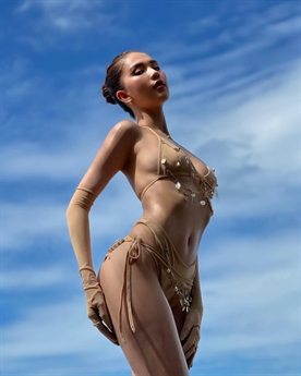 Sau khi gây ồn ào với loạt ảnh sexy cùng Chi Pu, Ngọc Trinh tiếp tục \ Sau khi gây ồn ào với loạt ảnh sexy cùng Chi Pu, Ngọc Trinh tiếp tục \