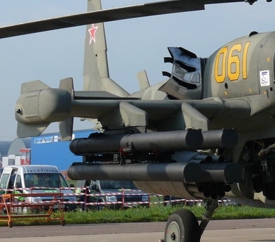 Hermes hoạt động như sau: Radar (hay UAV) sục sạo, tìm kiếm mục tiêu. Phóng - tên lửa với tốc độ hơn 1.000 m/s (tức là gấp 3 lần tốc độ âm thanh) bay đến khu vực đã định và tự tìm kiếm mục tiêu ở đó. Khi xác định được các tọa độ của mục tiêu và vector chuyển động (đối với trực thăng còn thêm cả độ cao), tên lửa Hermes ngóc lên cao, sau đó lao bổ nhào thẳng đứng xuống mục tiêu không để nó cơ hội nào tránh thoát. Hermes hoạt động như sau: Radar (hay UAV) sục sạo, tìm kiếm mục tiêu. Phóng - tên lửa với tốc độ hơn 1.000 m/s (tức là gấp 3 lần tốc độ âm thanh) bay đến khu vực đã định và tự tìm kiếm mục tiêu ở đó. Khi xác định được các tọa độ của mục tiêu và vector chuyển động (đối với trực thăng còn thêm cả độ cao), tên lửa Hermes ngóc lên cao, sau đó lao bổ nhào thẳng đứng xuống mục tiêu không để nó cơ hội nào tránh thoát.