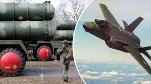 Vũ khí được F-35 sử dụng trong hầu hết các cuộc tập trận này là thử tên lửa AGM-88 HARM nâng cấp. Tờ Bình luận quân sự của Nga cho biết loại tên lửa này được thiết kế để vô hiệu hóa các hệ thống phòng không và phá hủy radar đối phương. Tầm bắn của tên lửa đã tăng lên 230 km. Vũ khí được F-35 sử dụng trong hầu hết các cuộc tập trận này là thử tên lửa AGM-88 HARM nâng cấp. Tờ Bình luận quân sự của Nga cho biết loại tên lửa này được thiết kế để vô hiệu hóa các hệ thống phòng không và phá hủy radar đối phương. Tầm bắn của tên lửa đã tăng lên 230 km.