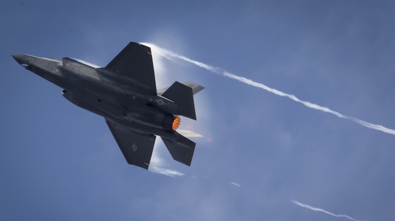 Doanh nghiệp phát triển AGM-88G AARGM-ER là công ty Northrop Grumman của Mỹ. Vũ khí này được chế tạo năm 2015 và dự kiến sẽ được đưa vào phiên chế quân đội Mỹ năm 2023. Tên lửa được trang bị đầu đạn có hệ thống dẫn đường quán tính và toàn cầu (từ vệ tinh), cũng như cảm biến hồng ngoại. Vũ khí này khác với tên lửa chống bức xạ tốc độ cao AGM-88E (HARM) ở điểm nhỏ gọn hơn, tầm bắn và tốc độ cao hơn, cũng như sử dụng động cơ, đầu đạn và các hệ thống điều khiển mới. Doanh nghiệp phát triển AGM-88G AARGM-ER là công ty Northrop Grumman của Mỹ. Vũ khí này được chế tạo năm 2015 và dự kiến sẽ được đưa vào phiên chế quân đội Mỹ năm 2023. Tên lửa được trang bị đầu đạn có hệ thống dẫn đường quán tính và toàn cầu (từ vệ tinh), cũng như cảm biến hồng ngoại. Vũ khí này khác với tên lửa chống bức xạ tốc độ cao AGM-88E (HARM) ở điểm nhỏ gọn hơn, tầm bắn và tốc độ cao hơn, cũng như sử dụng động cơ, đầu đạn và các hệ thống điều khiển mới.