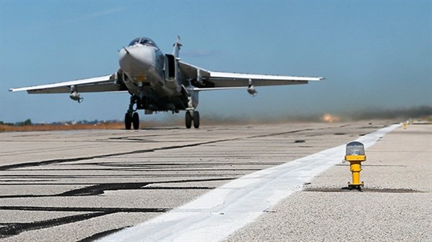Cuộc đối đầu mới ở Syria: Máy bay ném bom đến Khmeimim