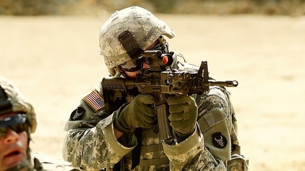Súng trường M4A1, nằm trong Chương trình Cải tiến Vũ khí (PIP), là một sáng kiến nhằm nâng cấp toàn bộ súng trường M4 hiện có của Lục quân Mỹ thành một loại vũ khí công nghệ cao, bền và uy lực hơn, theo Pete Rowland, phát ngôn viên Lục quân Mỹ. Súng trường M4A1, nằm trong Chương trình Cải tiến Vũ khí (PIP), là một sáng kiến nhằm nâng cấp toàn bộ súng trường M4 hiện có của Lục quân Mỹ thành một loại vũ khí công nghệ cao, bền và uy lực hơn, theo Pete Rowland, phát ngôn viên Lục quân Mỹ.