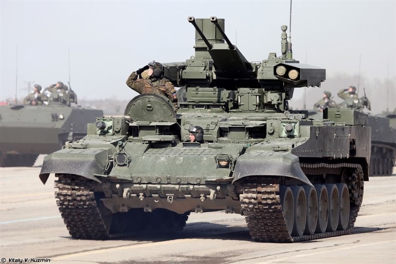 Trung tâm Nghiên cứu và Phân tích công nghệ Nga (CAST) cho biết, phiên bản Terminator được Nga điều đến Syria có nhiều điểm đặc biệt. Terminator dùng khung thân xe BMPT nguyên gốc với đặc điểm nổi bật là cụm hai súng phóng lựu tự động AG-17D cỡ nòng 30 mm. Trung tâm Nghiên cứu và Phân tích công nghệ Nga (CAST) cho biết, phiên bản Terminator được Nga điều đến Syria có nhiều điểm đặc biệt. Terminator dùng khung thân xe BMPT nguyên gốc với đặc điểm nổi bật là cụm hai súng phóng lựu tự động AG-17D cỡ nòng 30 mm.