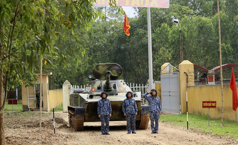 Quân chủng Hải quân có 2 đội tuyển xe tăng PT-76 của Lữ đoàn Hải quân đánh bộ 147, Vùng 1 và Lữ đoàn Hải quân đánh bộ 101, Vùng 4. Quân chủng Hải quân có 2 đội tuyển xe tăng PT-76 của Lữ đoàn Hải quân đánh bộ 147, Vùng 1 và Lữ đoàn Hải quân đánh bộ 101, Vùng 4.
