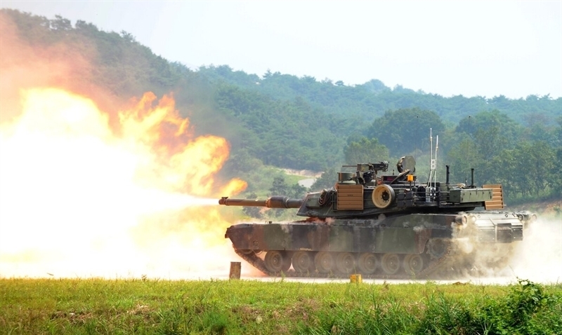 Việc phát triển xe tăng mới là hết sức cần thiết vào lúc này bởi giới quân sự Mỹ cho rằng, xe tăng chiến đấu chủ lực hiện tại, M1A2 SEP Abrams, chỉ có thể được nâng cấp tới một mức độ hạn chế. Việc phát triển xe tăng mới là hết sức cần thiết vào lúc này bởi giới quân sự Mỹ cho rằng, xe tăng chiến đấu chủ lực hiện tại, M1A2 SEP Abrams, chỉ có thể được nâng cấp tới một mức độ hạn chế.