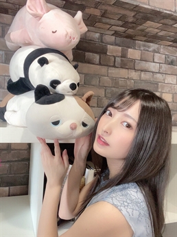 Fujii Iyona là một trong những tân binh mới nhất của làng phim Nhật Bản. Fujii Iyona là một trong những tân binh mới nhất của làng phim Nhật Bản.