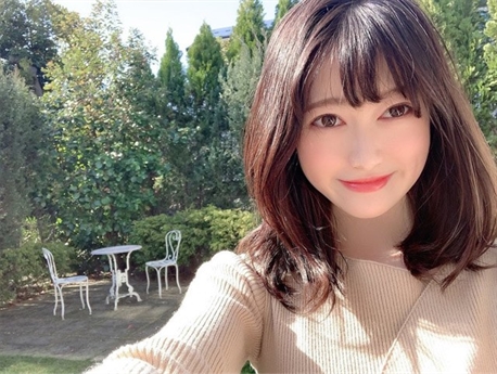 Người đẹp này cho biết tất cả là để trả thù người yêu cũ của mình. Người đẹp này cho biết tất cả là để trả thù người yêu cũ của mình.