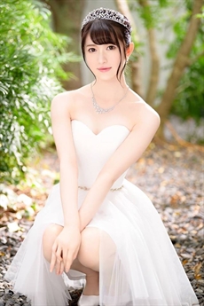 Yuki Rumina sinh năm 1995 trong một gia đình khá giàu có. Yuki Rumina sinh năm 1995 trong một gia đình khá giàu có.