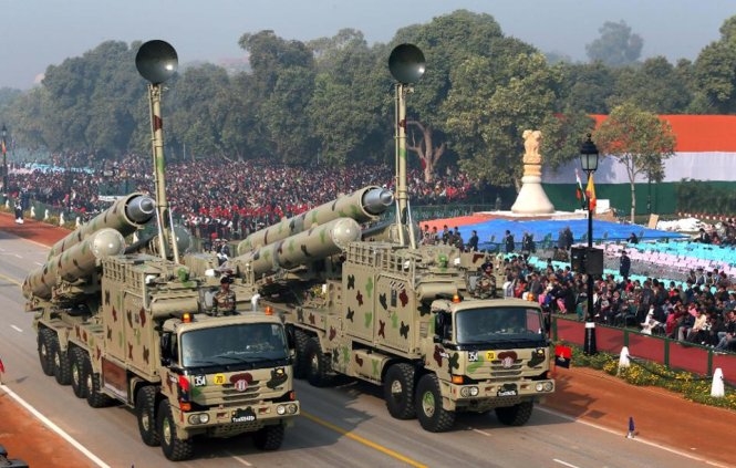 Theo ông Alexander Maksichev, đồng giám đốc liên doanh Nga - Ấn Độ BrahMos, phiên bản tên lửa hành trình BrahMos dùng để tiêu diệt các mục tiêu trên không như máy bay AWACS sẽ chính thức được chế tạo vào năm 2024. Theo ông Alexander Maksichev, đồng giám đốc liên doanh Nga - Ấn Độ BrahMos, phiên bản tên lửa hành trình BrahMos dùng để tiêu diệt các mục tiêu trên không như máy bay AWACS sẽ chính thức được chế tạo vào năm 2024.