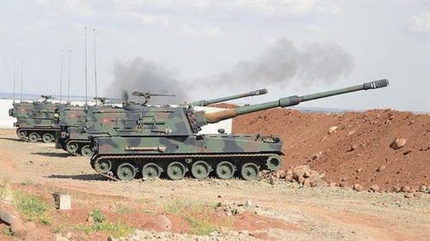 Pháo binh Thổ tấn công SAA trả đũa Nga ném bom HTS