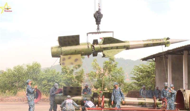 Bên cạnh đó phải có sức khỏe bền bỉ, chỉ huy chặt chẽ, khoa học, phố hợp nhịp nhàng chính xác giữa các trắc thủ, các bộ phận. Đồng thời phải tuyệt đối đảm bảo an toàn. Bên cạnh đó phải có sức khỏe bền bỉ, chỉ huy chặt chẽ, khoa học, phố hợp nhịp nhàng chính xác giữa các trắc thủ, các bộ phận. Đồng thời phải tuyệt đối đảm bảo an toàn.