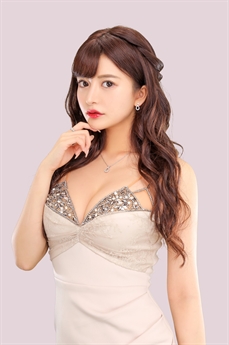 Khác với nhiều người đẹp khác, cô sở hữu số đo như một người mẫu thời trang. Marin Hinata cao 1.71m cùng số đo 86-60-88. Khác với nhiều người đẹp khác, cô sở hữu số đo như một người mẫu thời trang. Marin Hinata cao 1.71m cùng số đo 86-60-88.