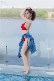 Không thể phủ nhận, Laddamas Singprom sở hữu những số đo hoàn hảo đặc biệt là vòng một siêu gợi cảm. Không thể phủ nhận, Laddamas Singprom sở hữu những số đo hoàn hảo đặc biệt là vòng một siêu gợi cảm.