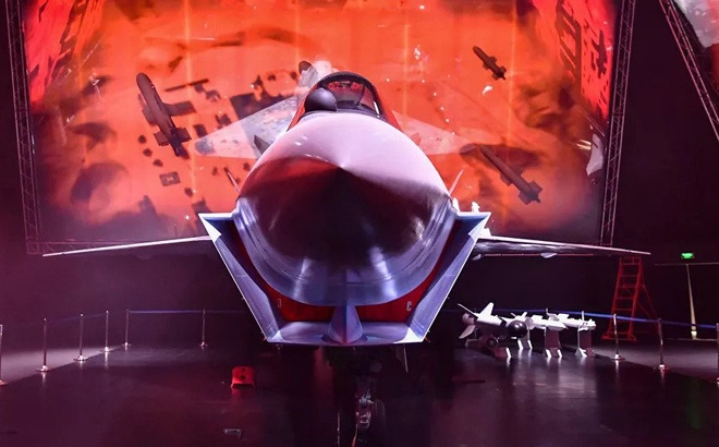 Theo nội dung bài viết trên báo Mỹ, tiêm kích tàng hình Checkmate và J-10C là sự thay thế hợp lý cho các máy bay chiến đấu hai động cơ thế hệ thứ năm. Hơn nữa, cả hai máy bay đều có thể mang tên lửa không đối không tầm ngắn hiện đại. Theo nội dung bài viết trên báo Mỹ, tiêm kích tàng hình Checkmate và J-10C là sự thay thế hợp lý cho các máy bay chiến đấu hai động cơ thế hệ thứ năm. Hơn nữa, cả hai máy bay đều có thể mang tên lửa không đối không tầm ngắn hiện đại.