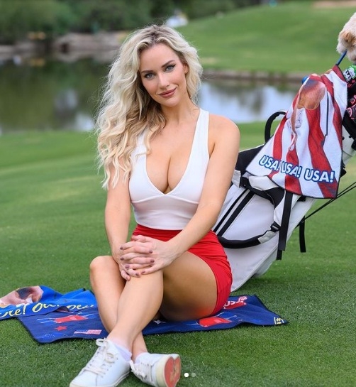Paige Spiranac là nữ golf thủ xinh đẹp nổi tiếng trên MXH nhờ gương mặt xinh đẹp cùng thân hình đồng hồ cát quyến rũ. Paige Spiranac là nữ golf thủ xinh đẹp nổi tiếng trên MXH nhờ gương mặt xinh đẹp cùng thân hình đồng hồ cát quyến rũ.