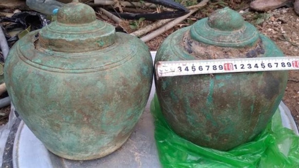 Phát hiện hai hũ kim loại cổ ở Yên Tử:'Có di cốt'