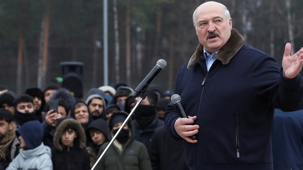 Ông Lukashenko gặp người tị nạn, mời sang miền đất hứa